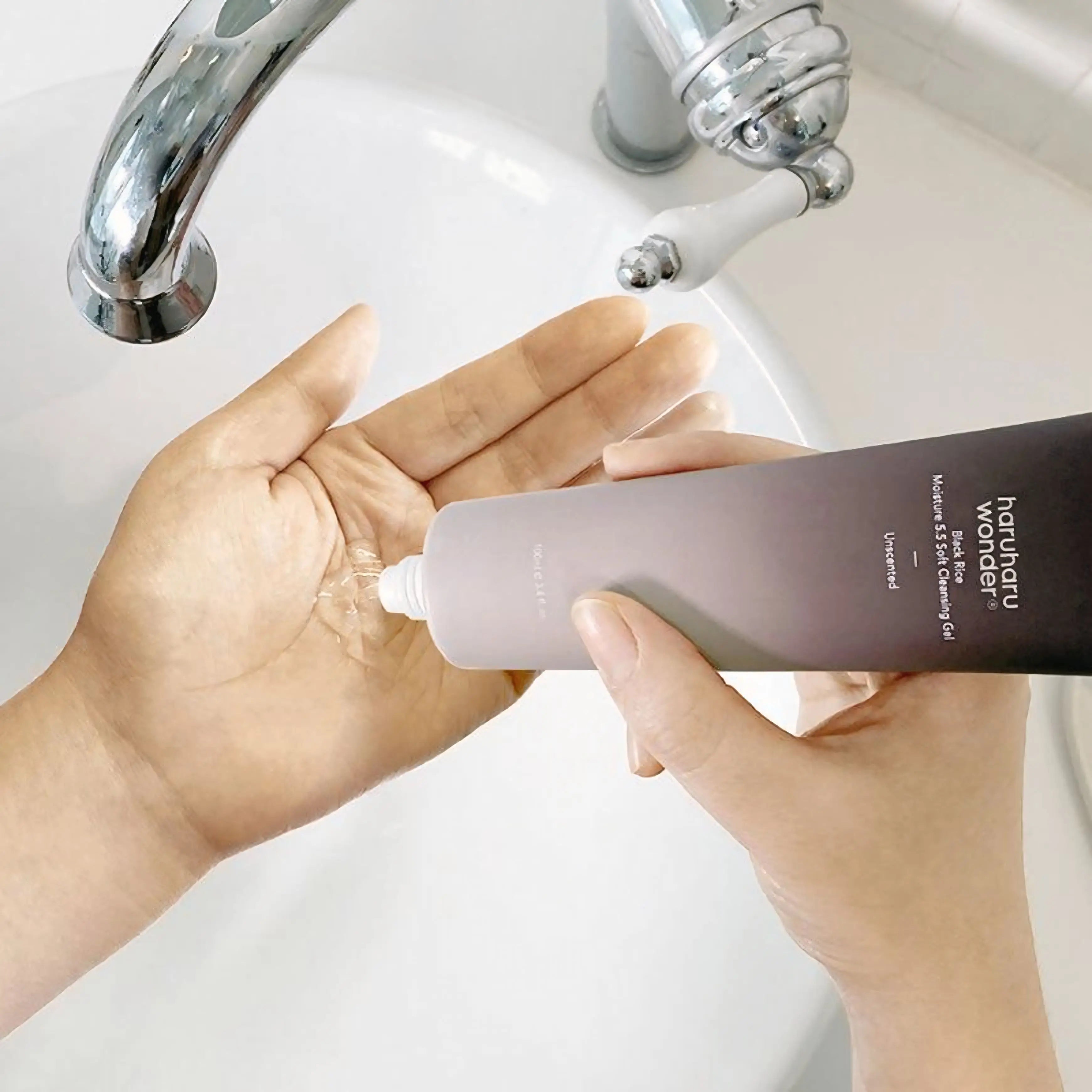 Black Rice Moisture 5.5 Soft Cleansing Gel da Haruharu Wonder gel coreano arroz preto suavidade cosmética coreana Portugal